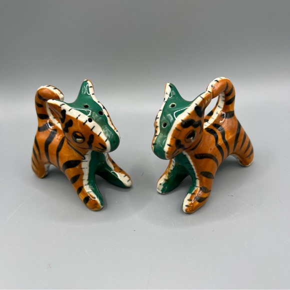 Other - Vintage Stitched Green & Brown Tiger Striped Cats Salt & Pepper Shaker Set Japan